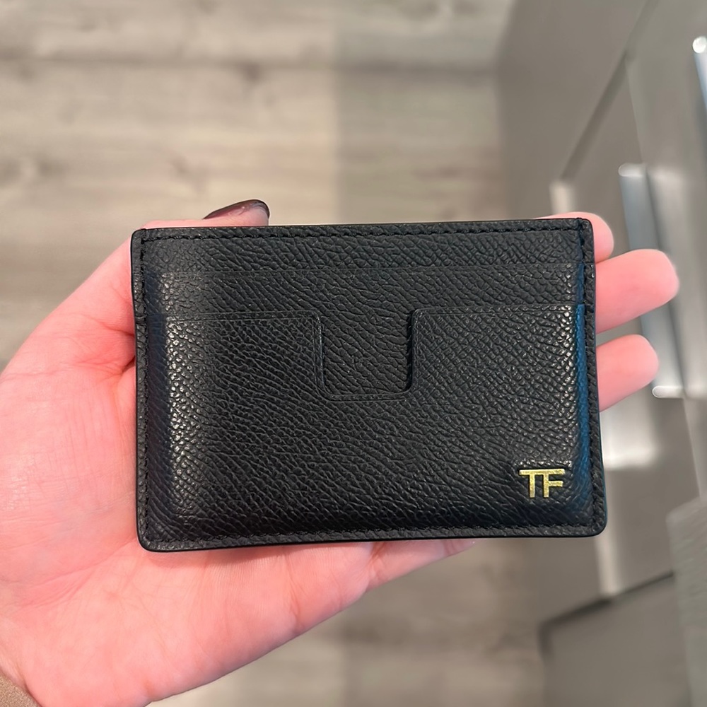 Authentic SMALL GRAIN LEATHER CLASSIC CARDHOLDER